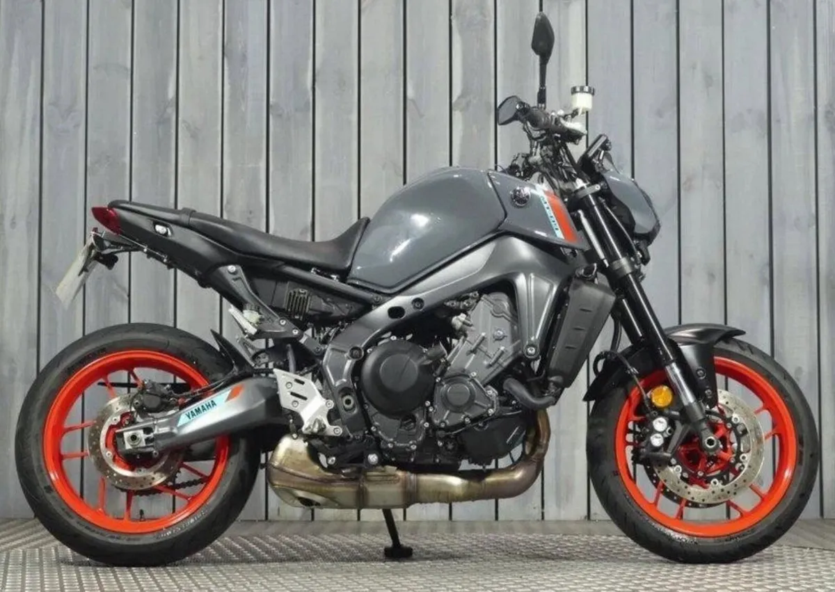 YAMAHA MT07 2021 - Image 3