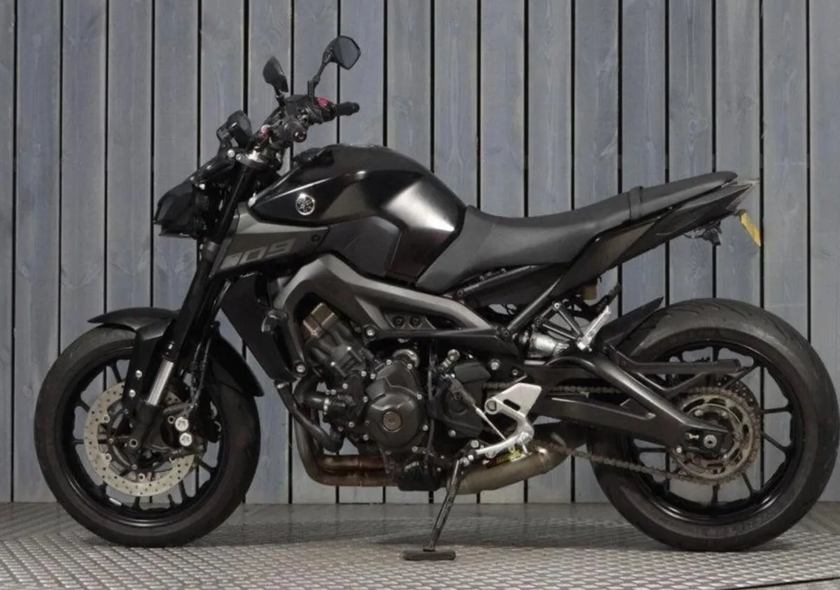 YAMAHA  MT09 2021 - Image 3