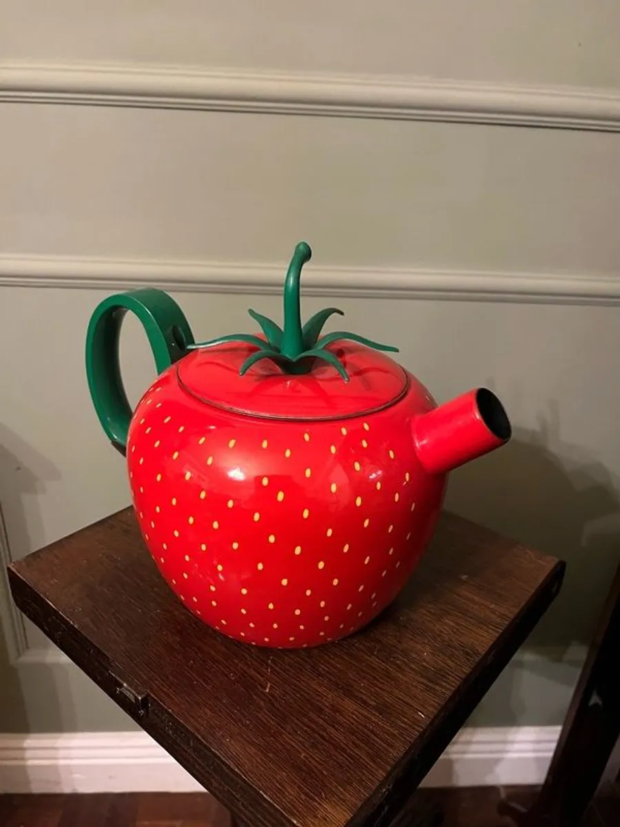 Strawberry Tea Pot - Image 3