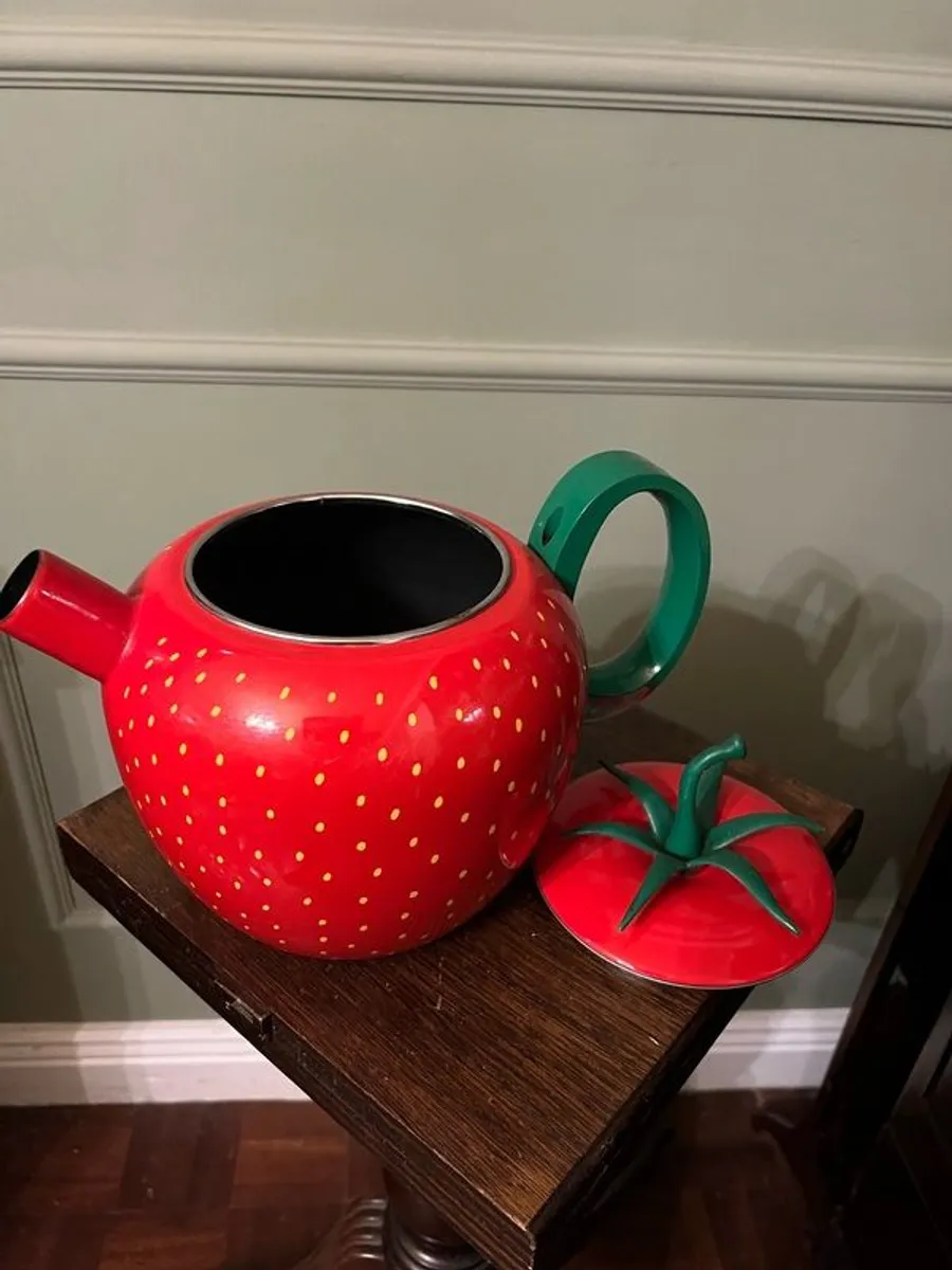 Strawberry Tea Pot - Image 4