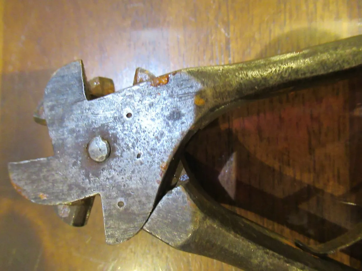 antique vintage tool crimper cottage pub cave - Image 2