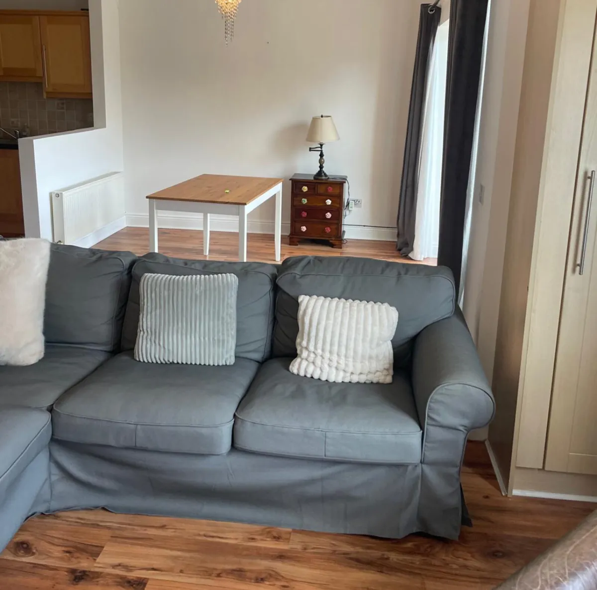 Couch - Image 2