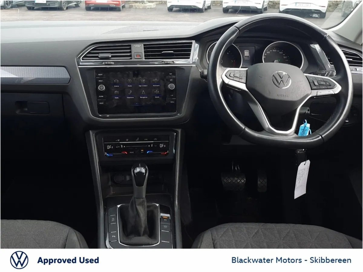 Volkswagen Tiguan 2.0TD 150BHP AUTOMATIC LIFE - Image 3