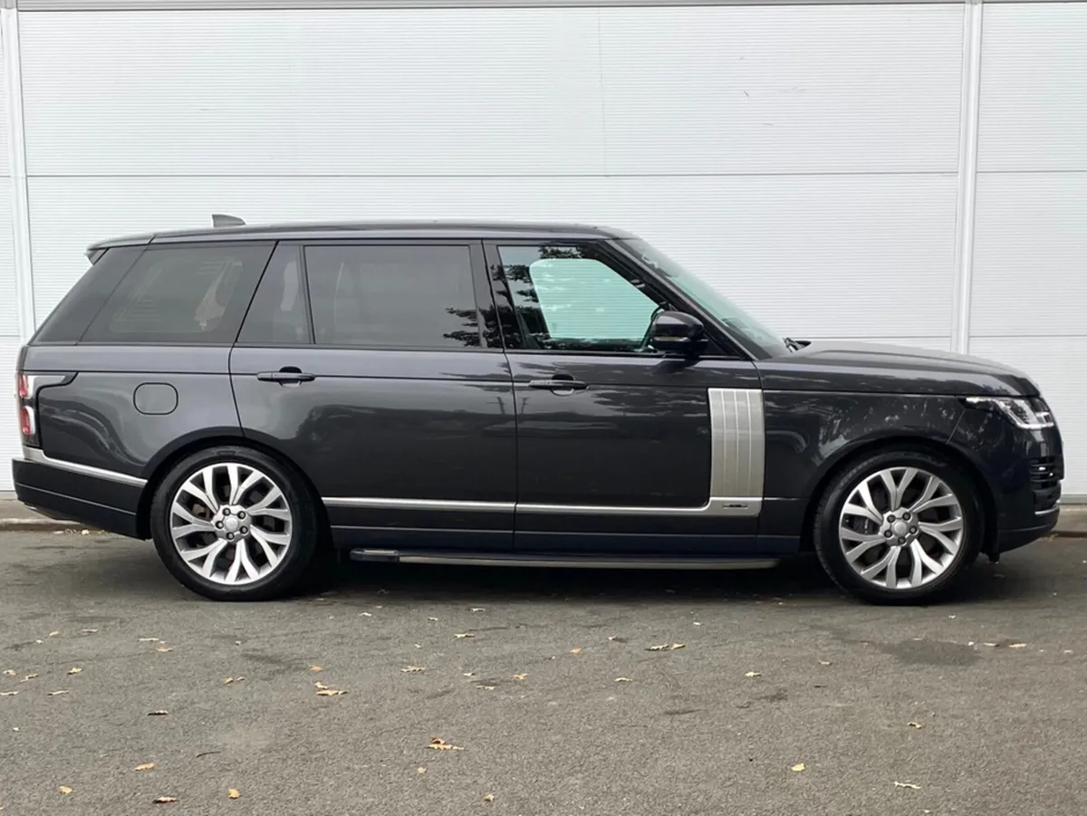 Land Rover Range Rover MY21.5 P400E LWB 5DR - Image 4