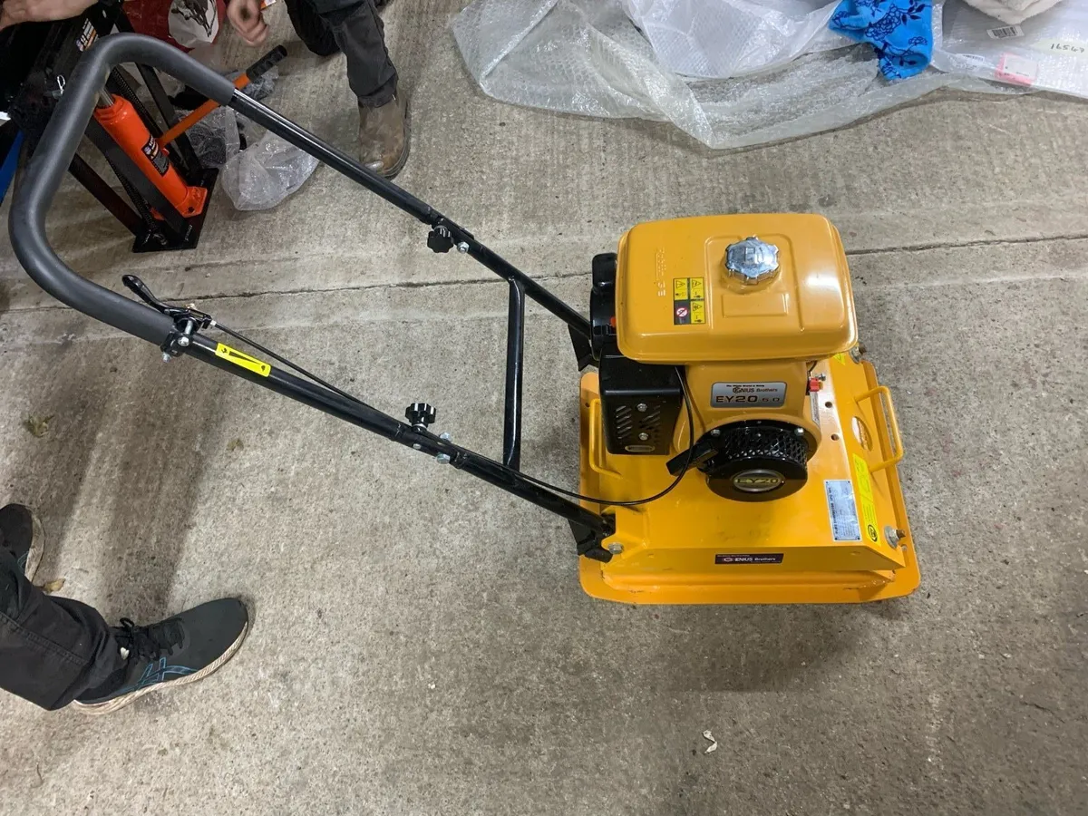 Brand new petrol wacker plate 20 inch - Image 1