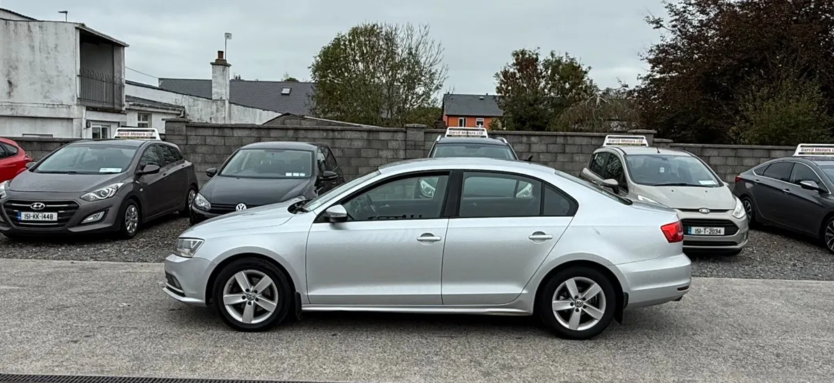 15 Volkswagen Jetta 2.0tdi - Image 2