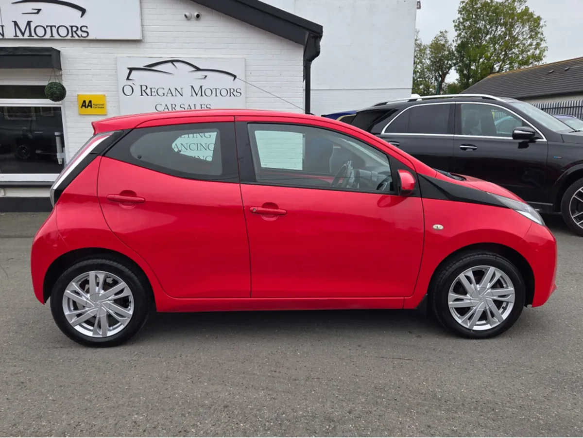 Toyota Aygo 1.0 5DR X-PLAY - Image 2
