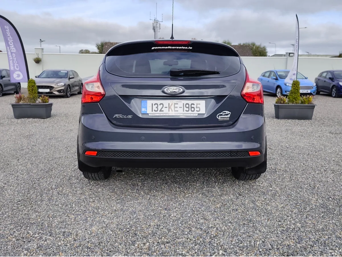 Ford Focus 1.0 ECOBOOST ZETEC 125PS 5DR - Image 3