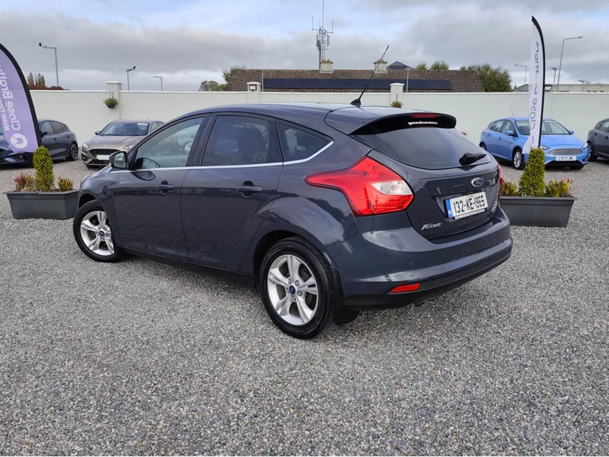 Ford Focus 1.0 ECOBOOST ZETEC 125PS 5DR - Image 4