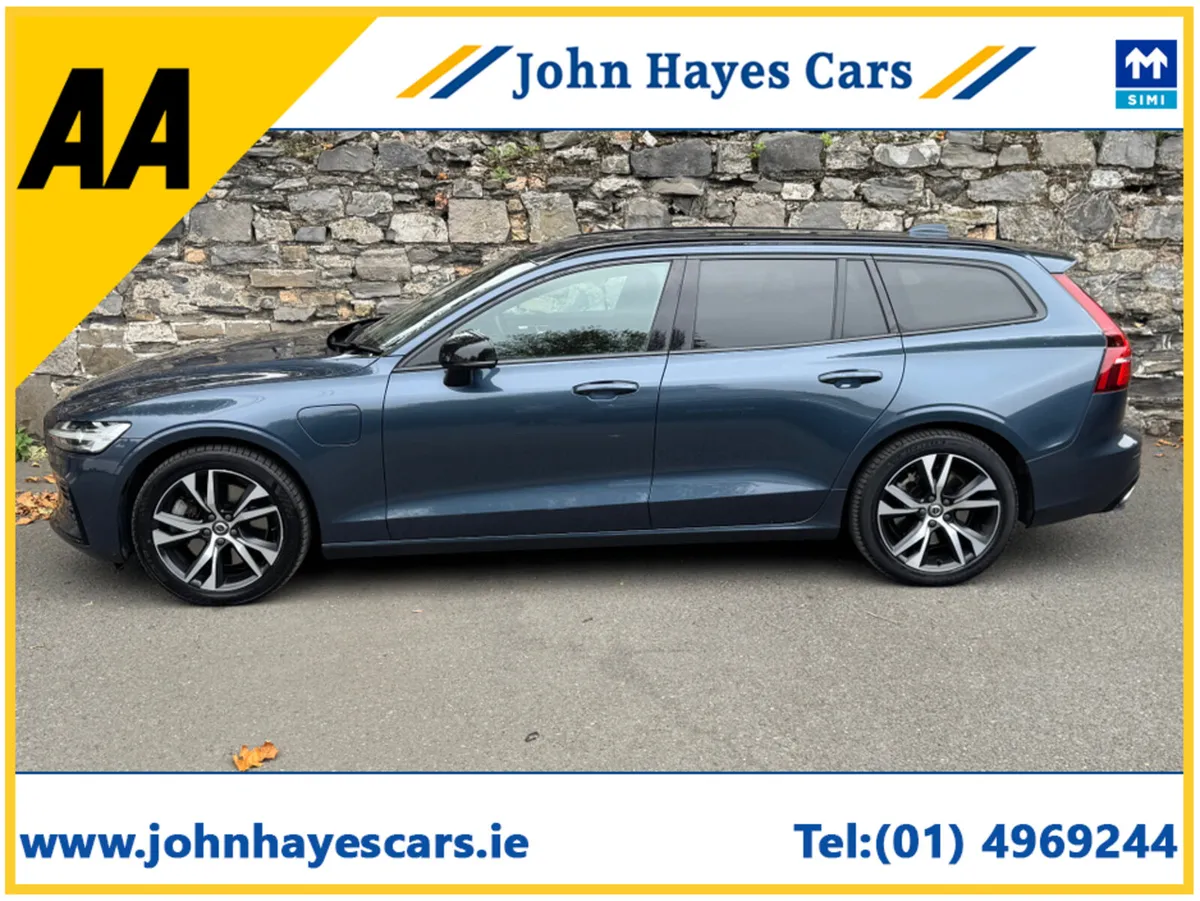 Volvo V60 R-DESIGN T6 RECHARGE 4WD//FULL SERVICE H - Image 3