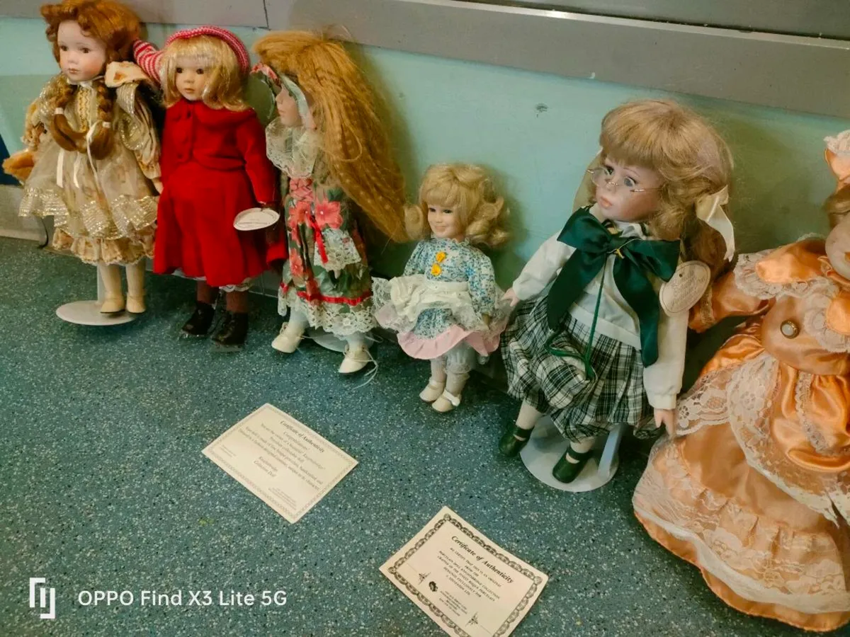 Porcelain doll - Image 1