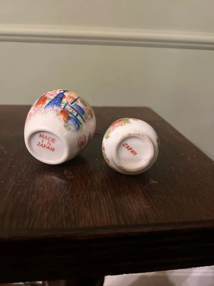 Vintage Geisha bud vase's X 2 - Image 4
