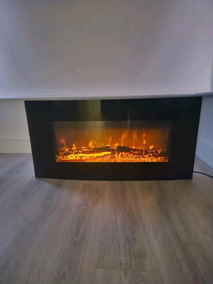 Electric fireplace - Image 1