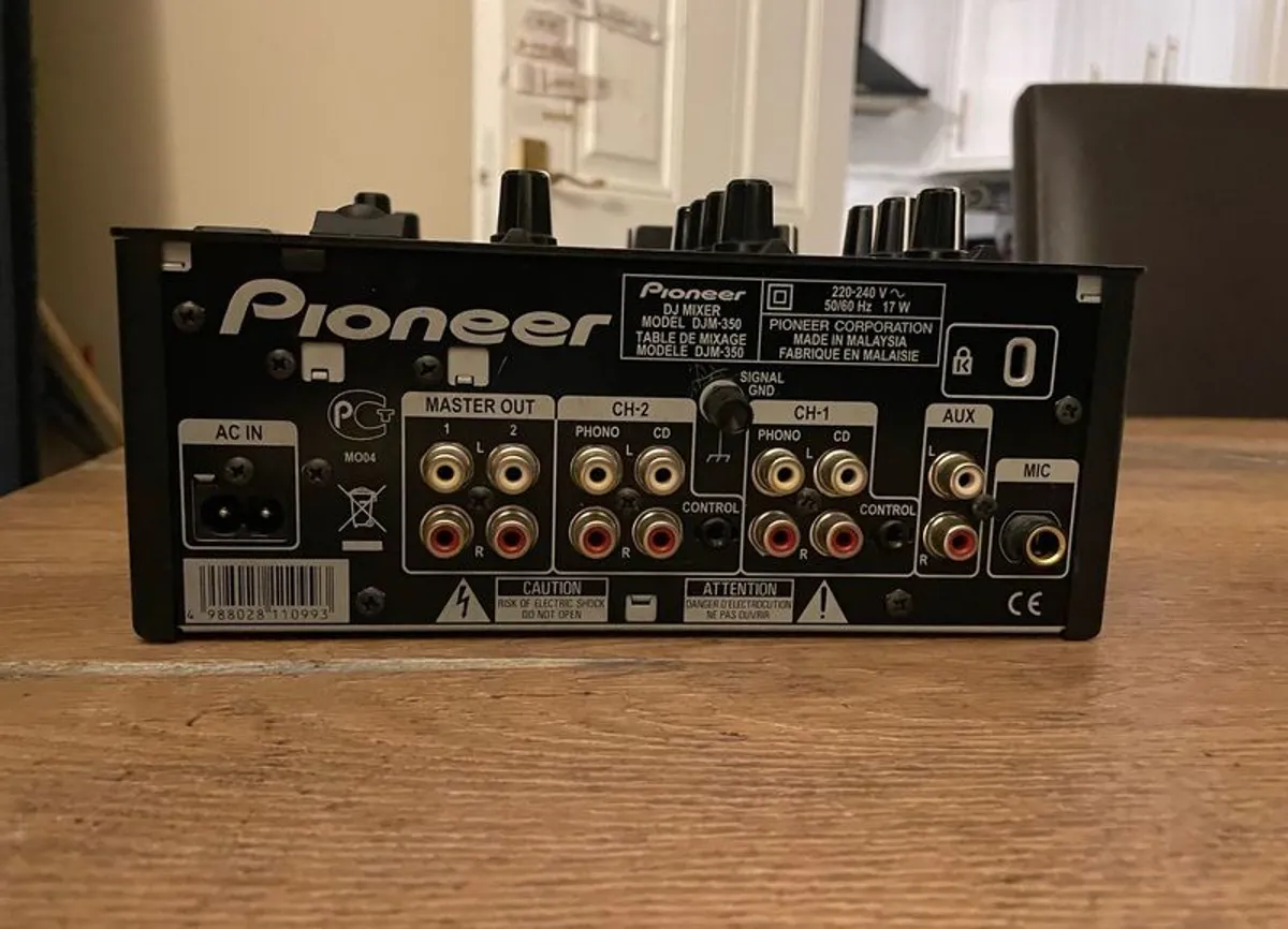 Pioneer DJM350 with usb live recorder - Image 4