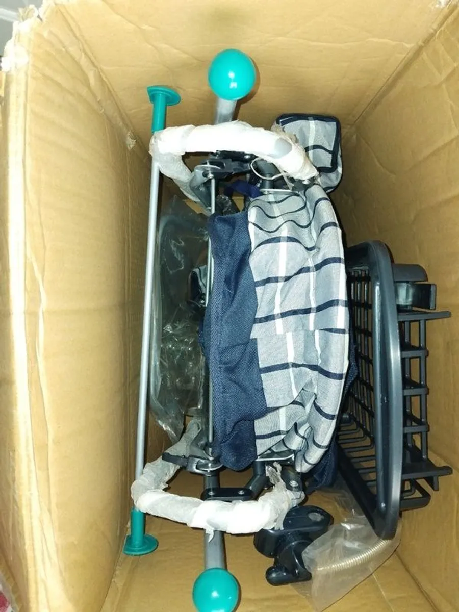Dolls Pram and Travel set - Image 2