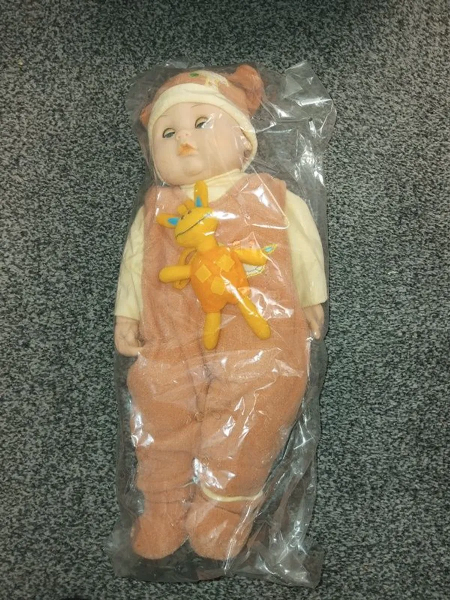 Dolls Pram and Travel set - Image 3