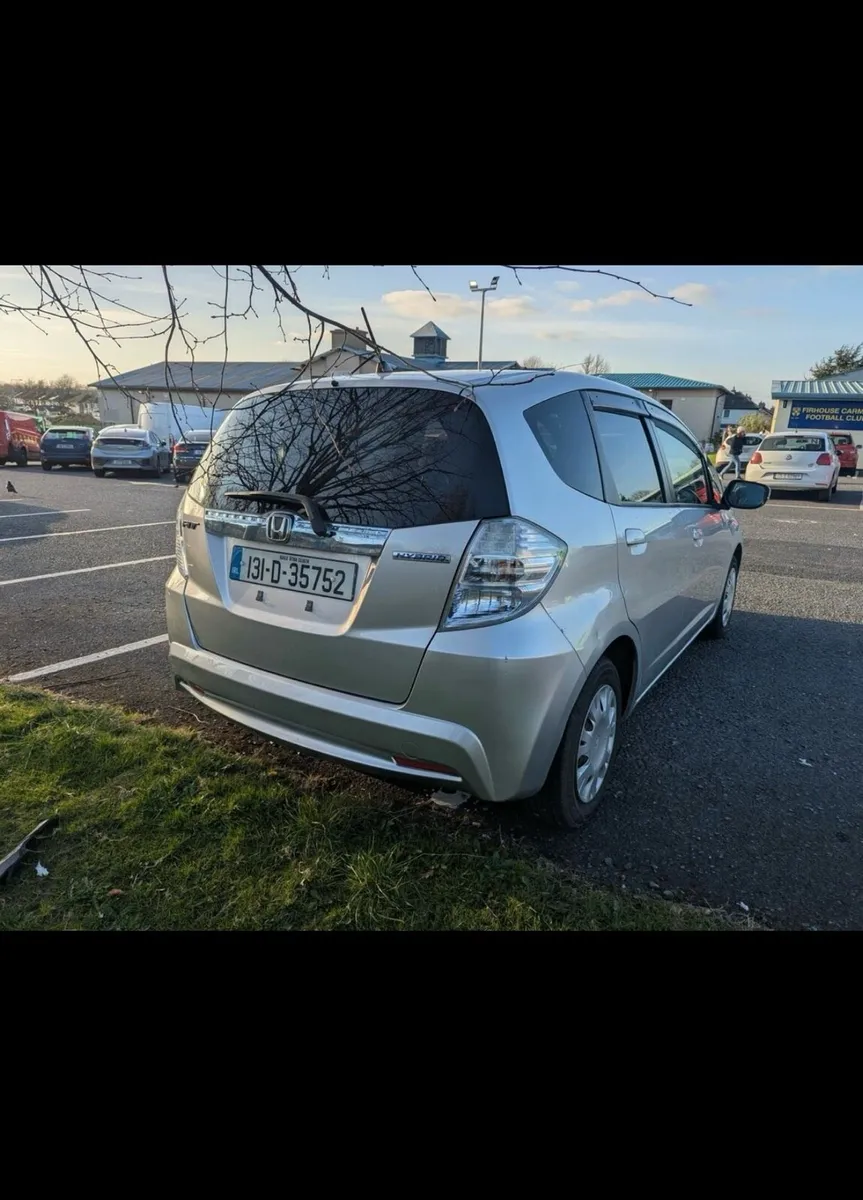 Honda fit 2013 hybrid. - Image 1