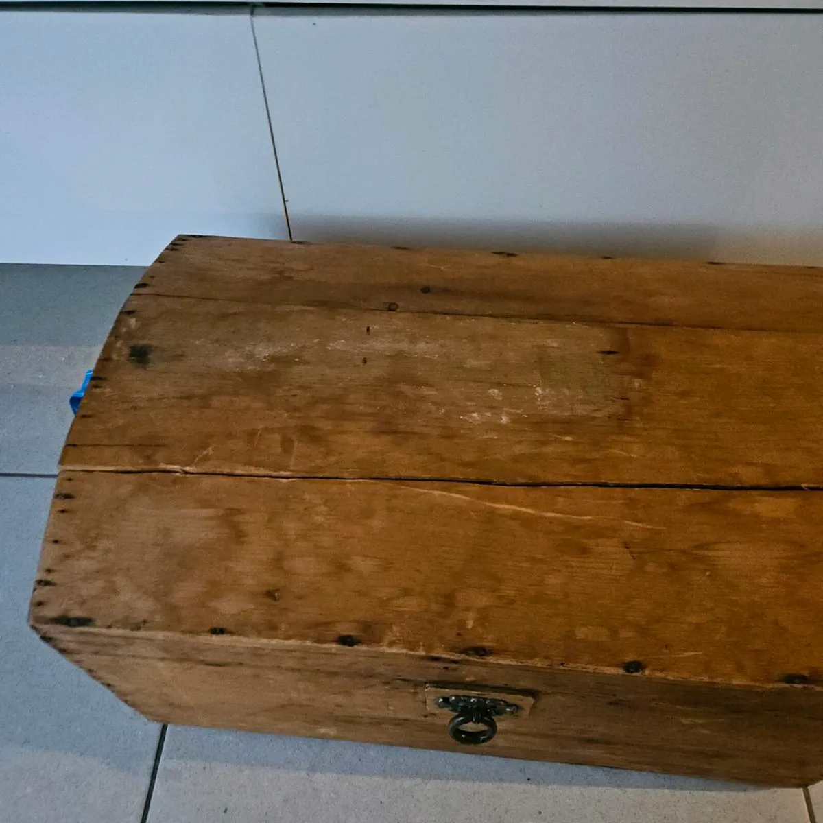 Large antique pine chest - Image 2