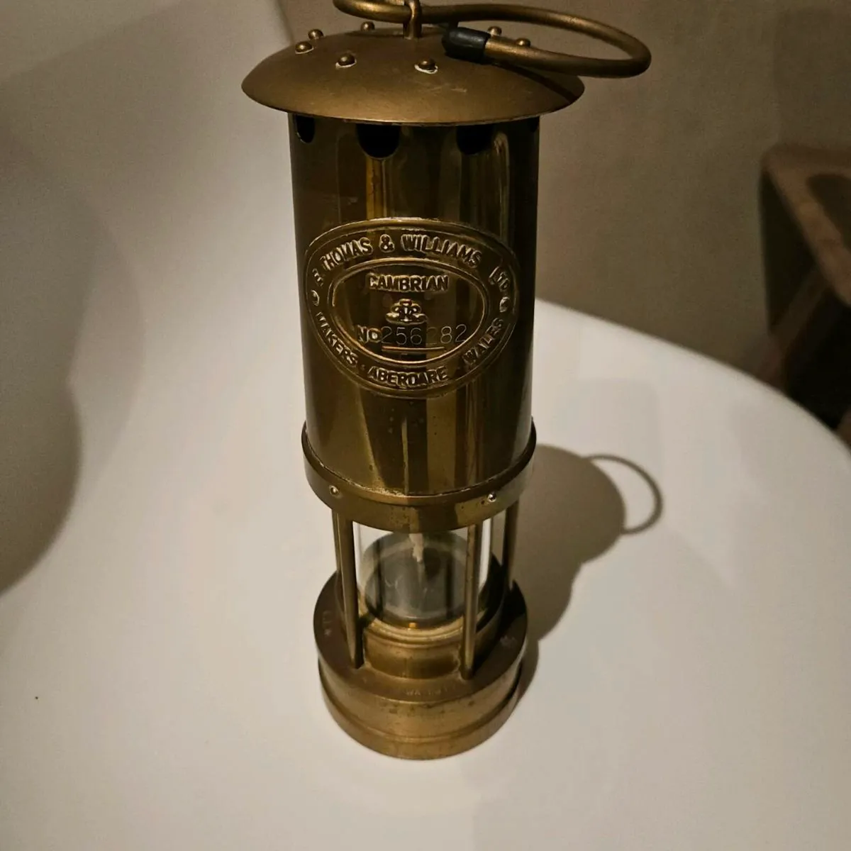 Antique brass lamp - Image 1