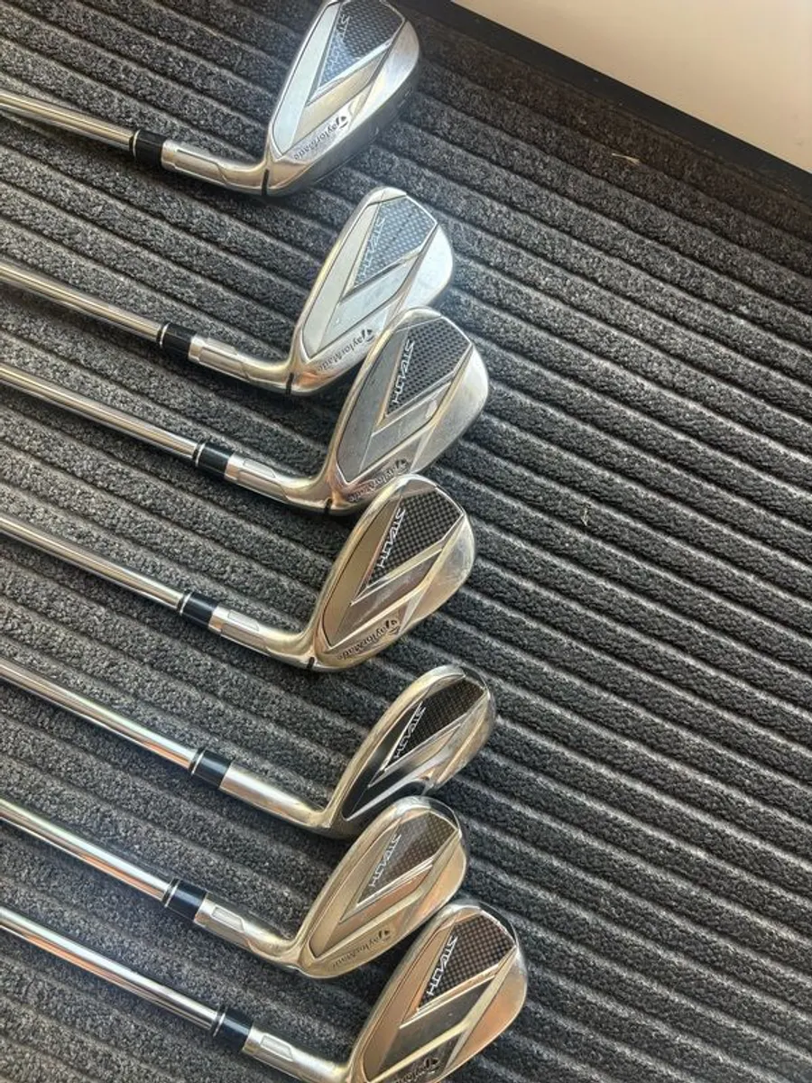 Taylormade stealth irons - Image 1