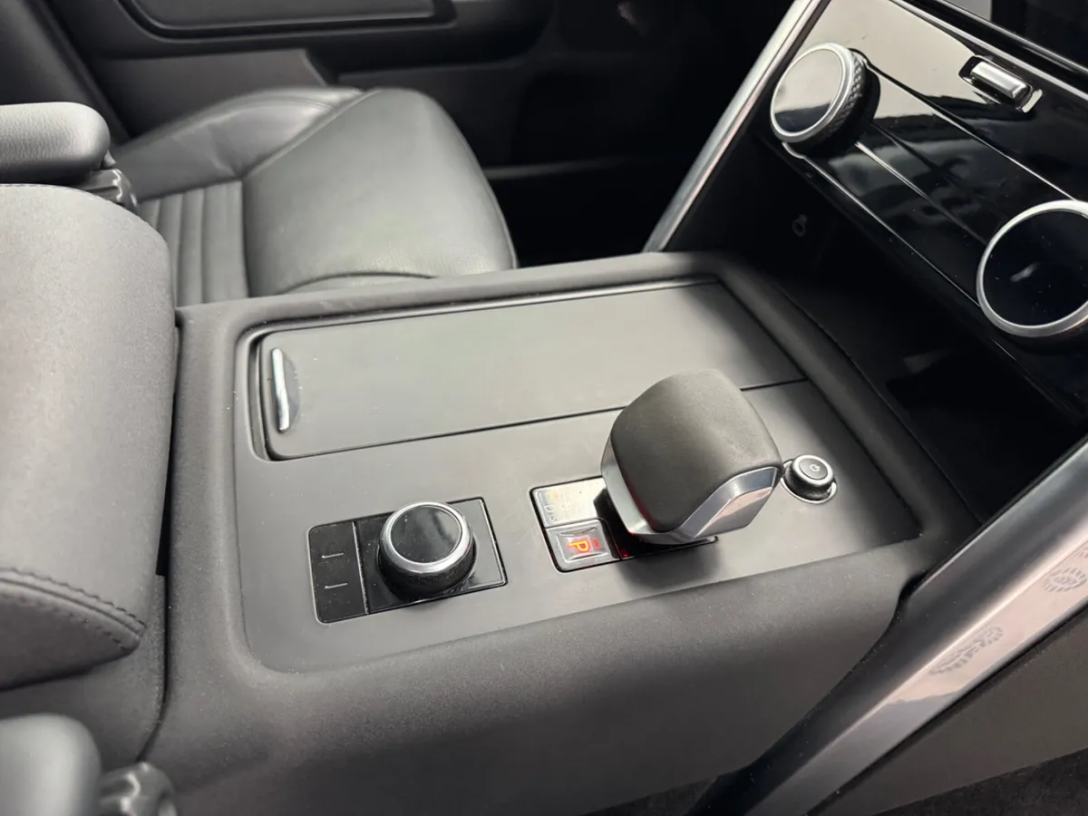 Land Rover Discovery 2021 - Image 4