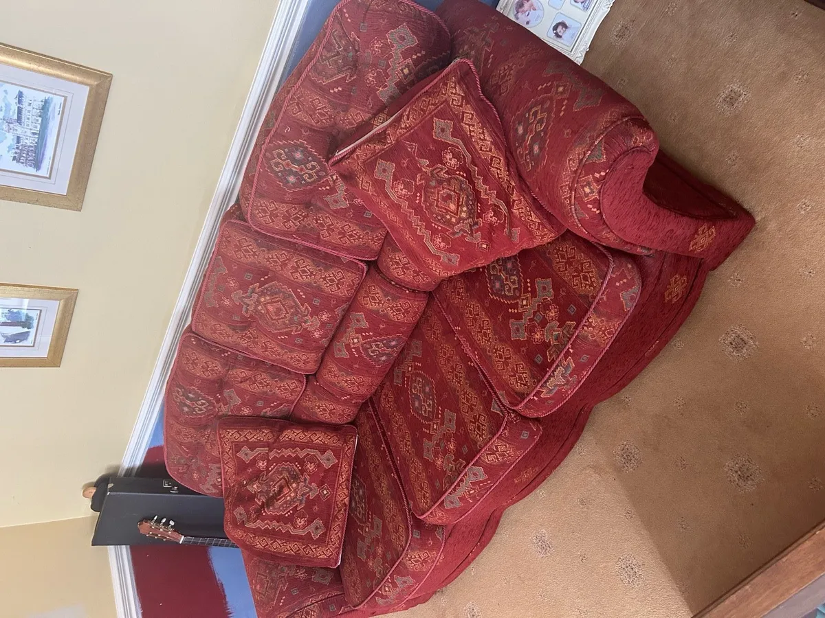 Three piece suite - Image 1