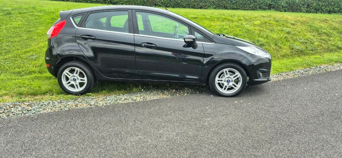 Car - Image 2