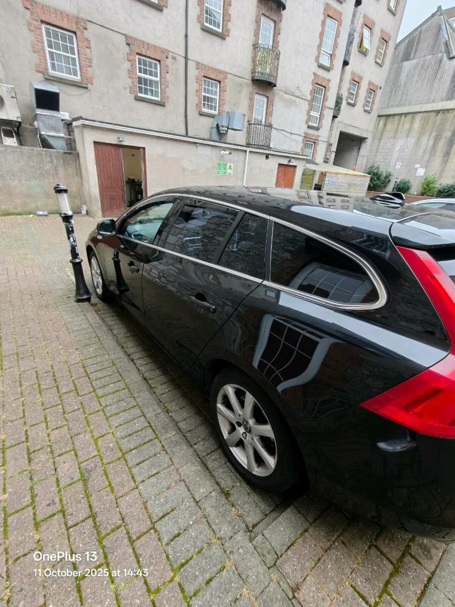 Car - Image 3