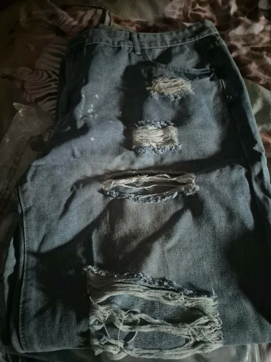 JEANS - Image 2