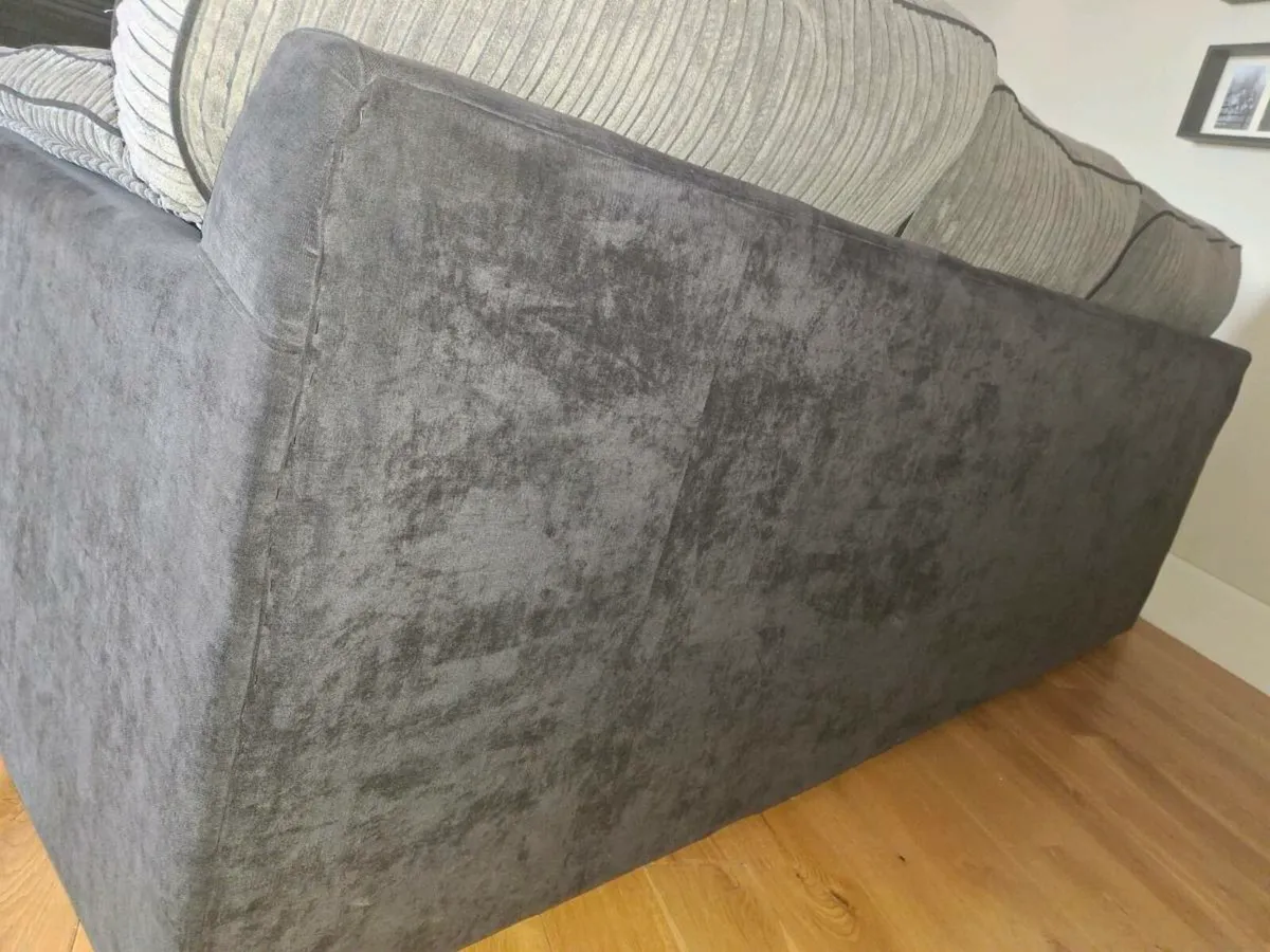 3 seat plus 1 seat - Image 3