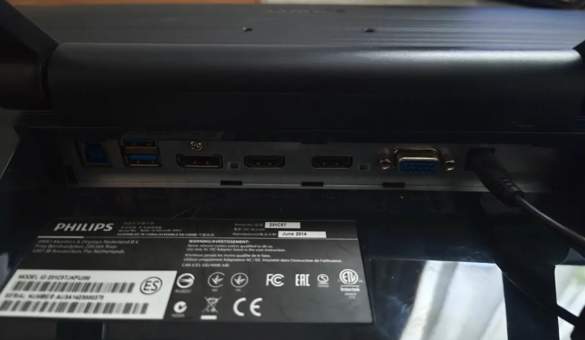 Philips 23" FHD Touchscreen with webCam - Image 2