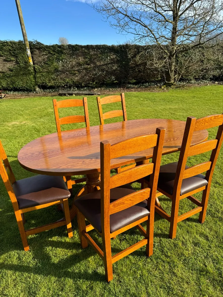 Oak kitchen table & chairs - Image 1