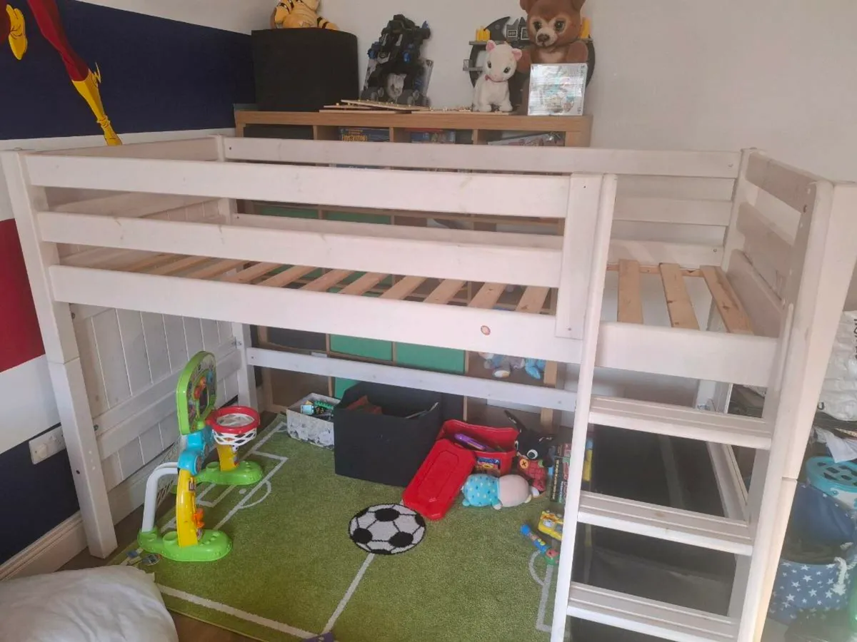 Bunk bed