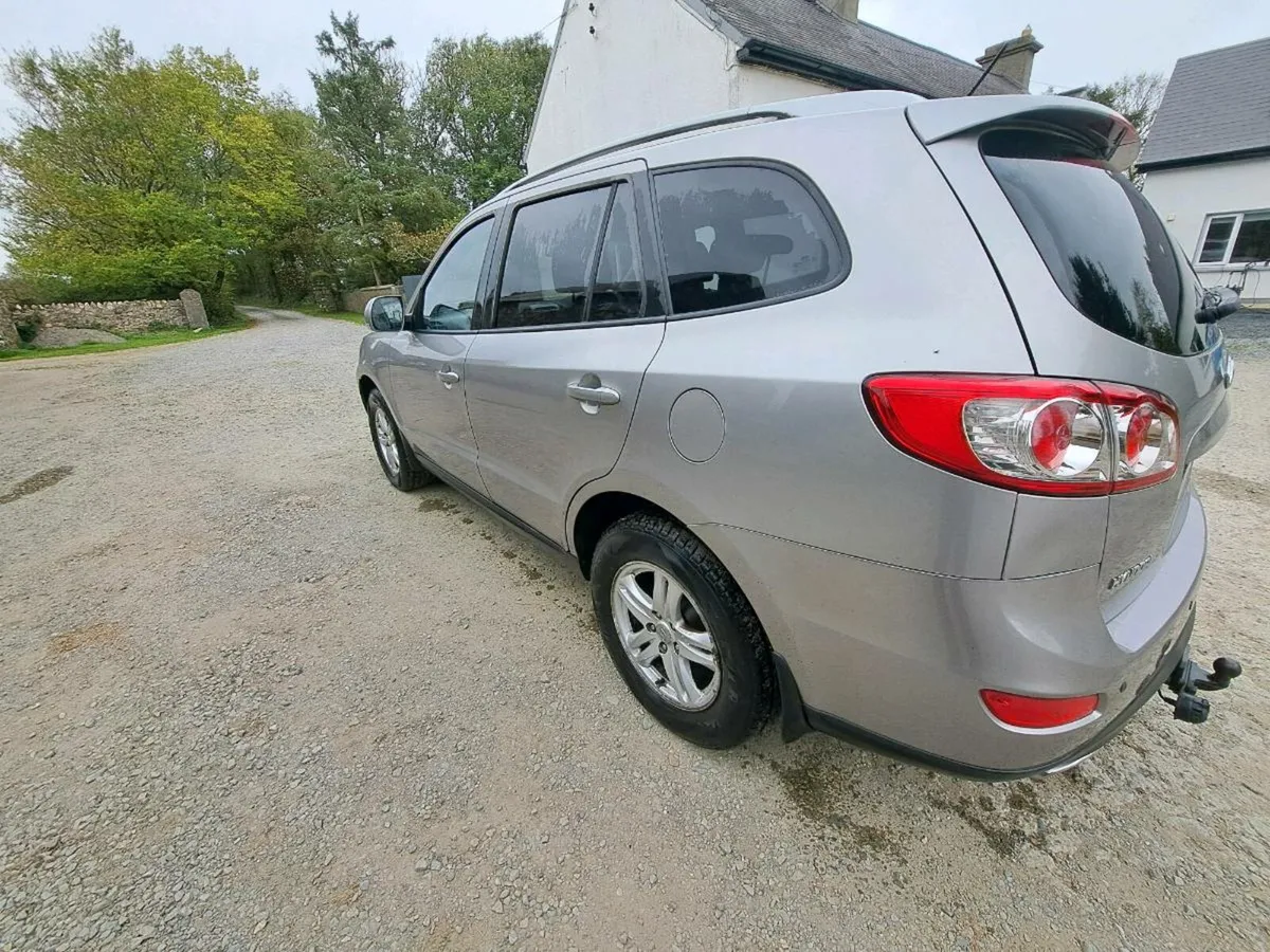 Hyundai santa fe - Image 2