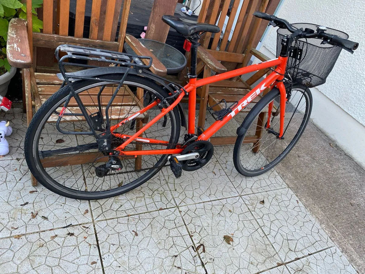 Trek FX1 28 inch wheels 21 speed 17.5 inch - Image 3