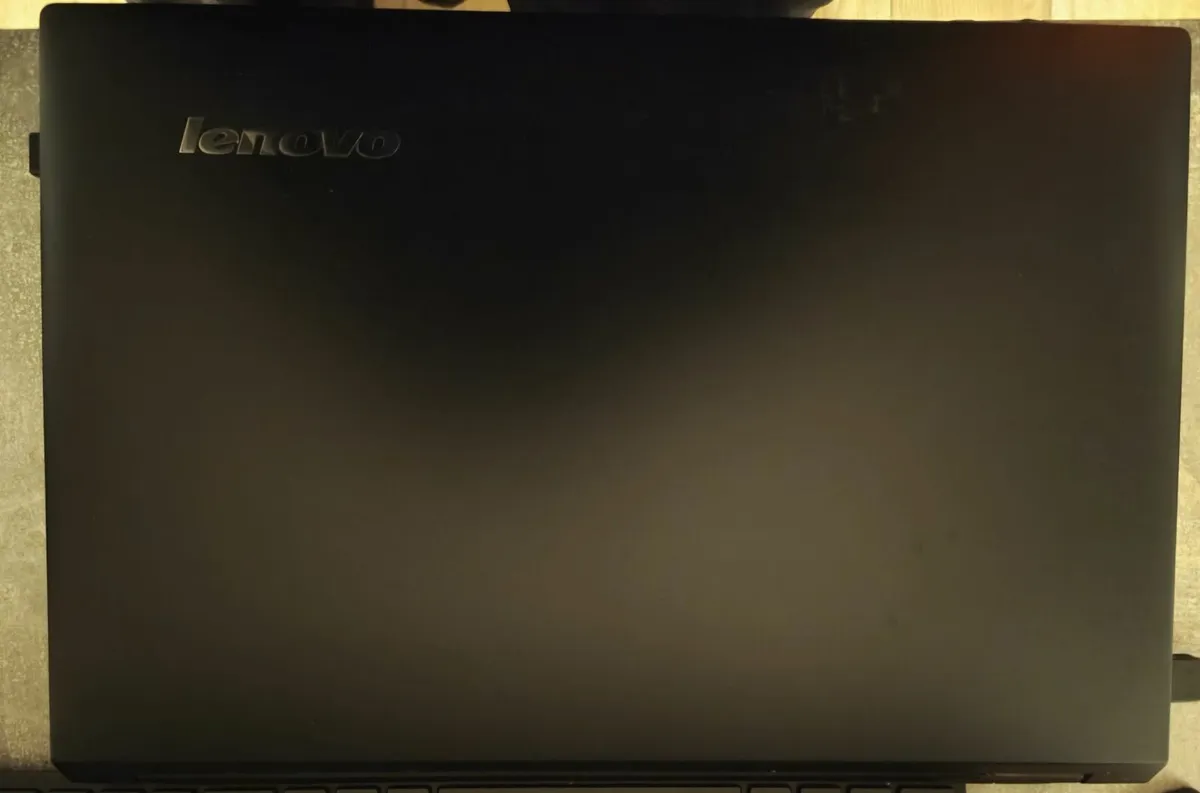 Black Lenovo 15,6" Windows 11 Laptop - Image 2