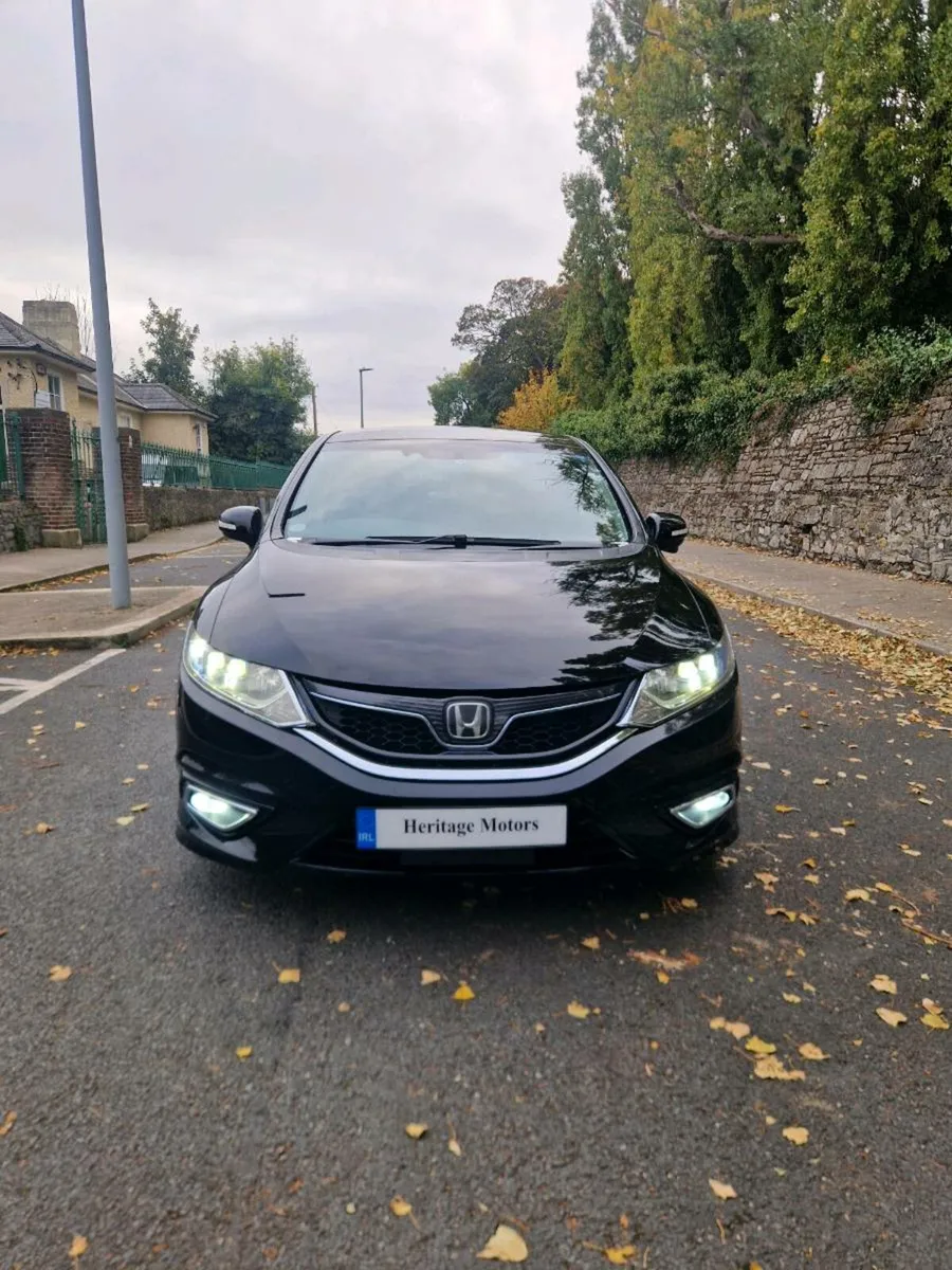 15 HONDA JADE 1.5 HYBRID 6 SEATER AUTOMATIC - Image 2