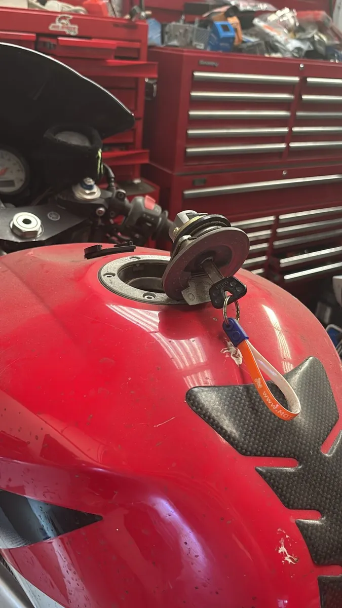 Yamaha R6 5EB Breaking - Image 3