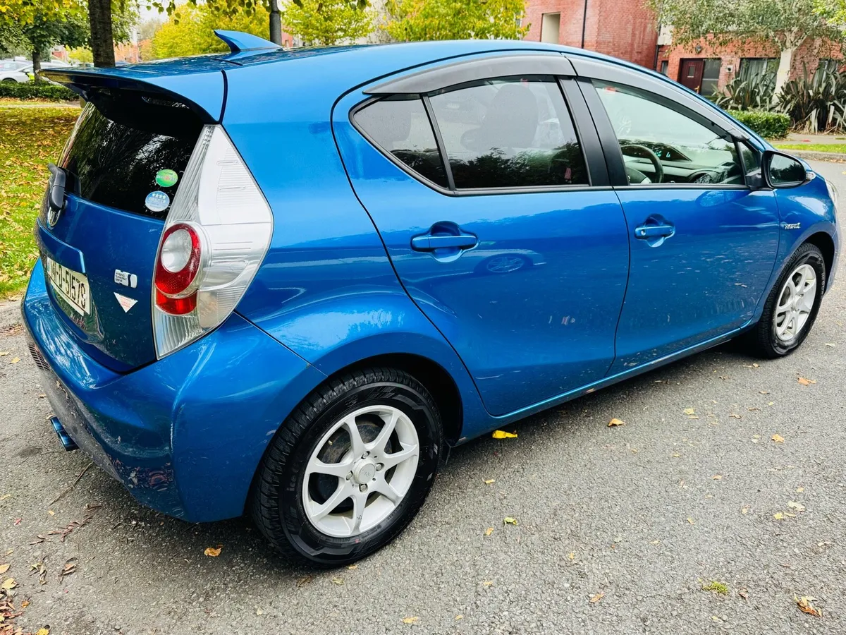 Stunning Aqua Hybrid Push Start 62k with Tracker - Image 2