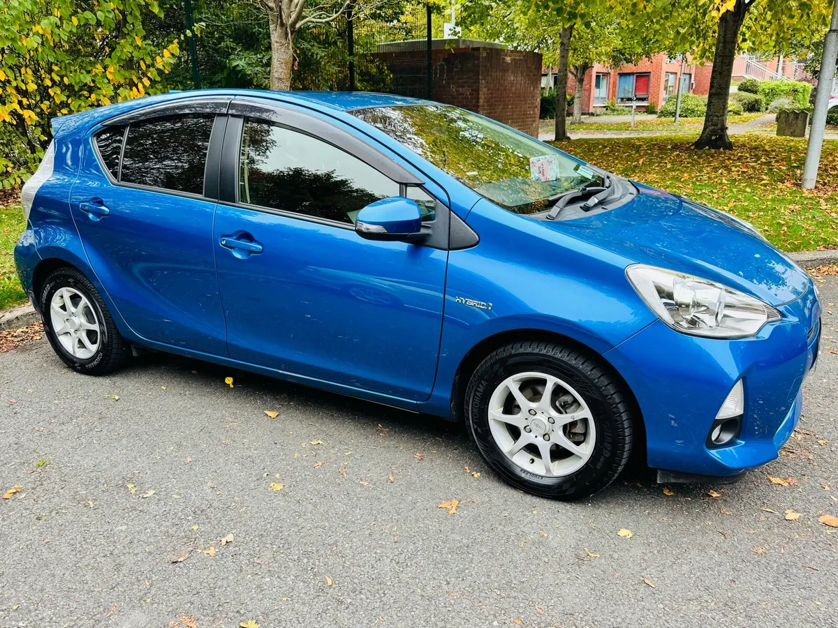 Stunning Aqua Hybrid Push Start 62k with Tracker - Image 3