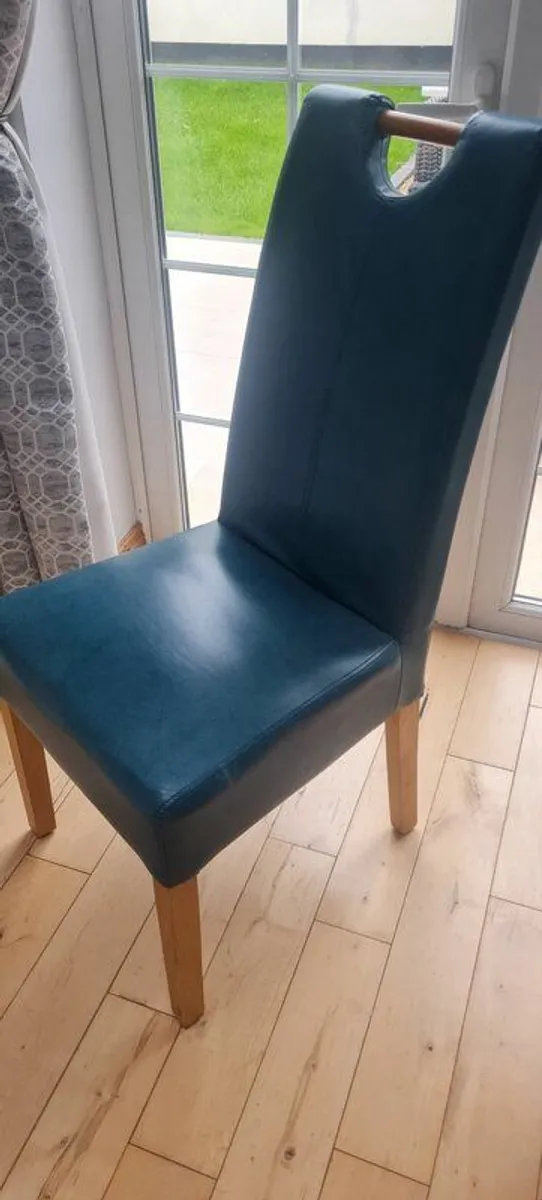 Dining table, 4 chairs plus rug. - Image 3