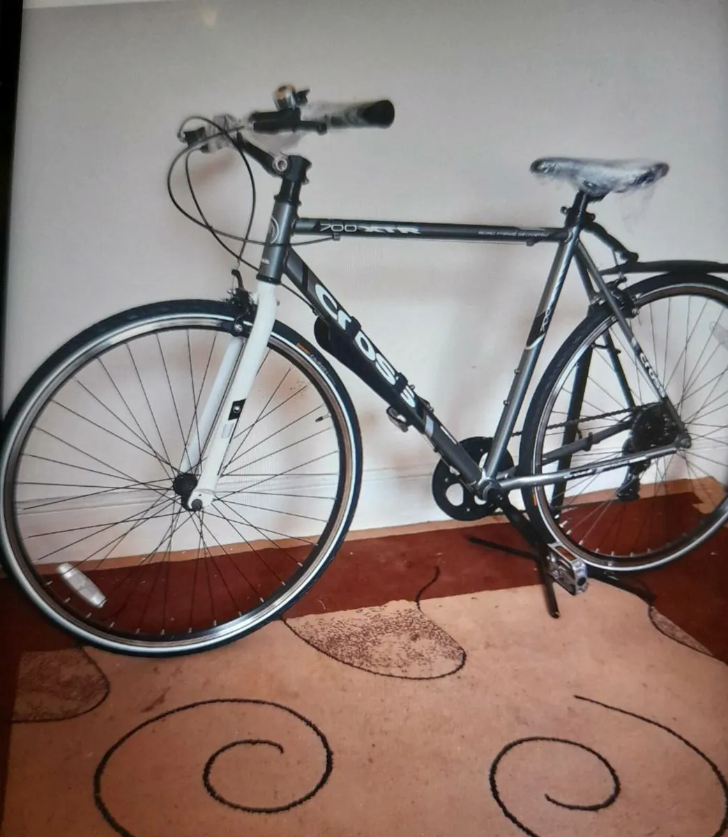 Brand new bike cross usa hybrid 22" 7 spd - Image 1