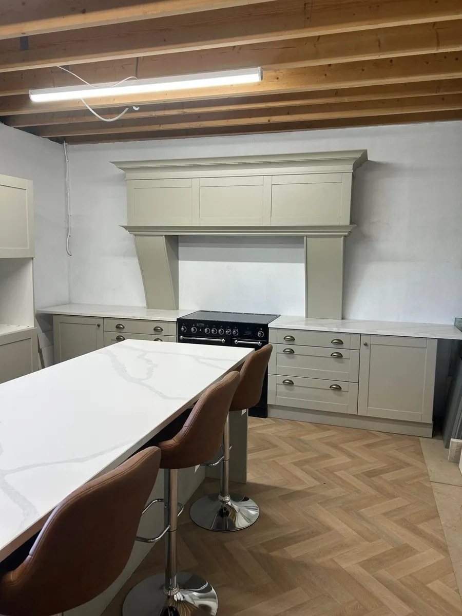 Large painted kitchen farrow & ball - Image 1