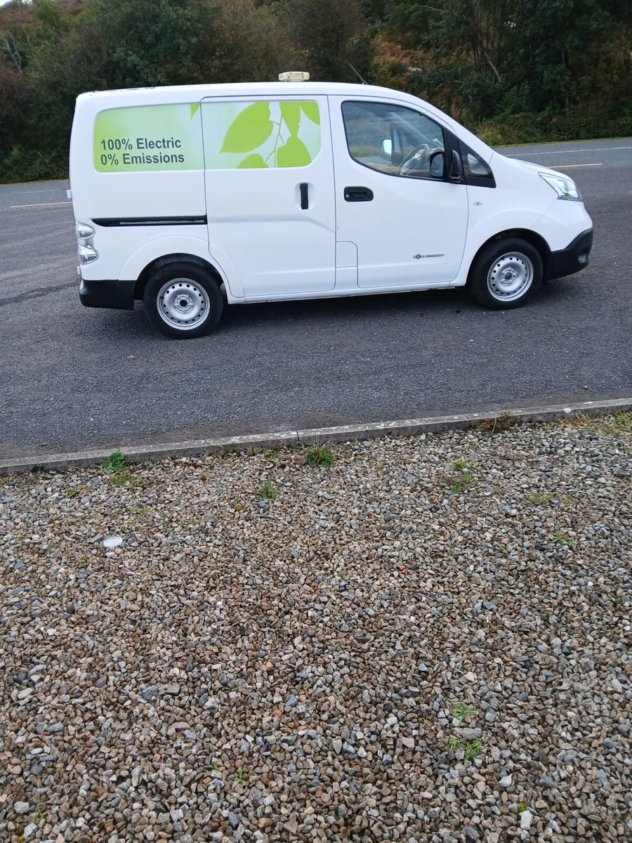Nissan nv 200 electric van - Image 1