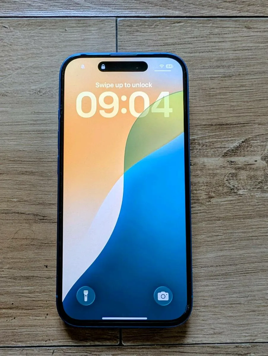 iPhone 16 - Image 1