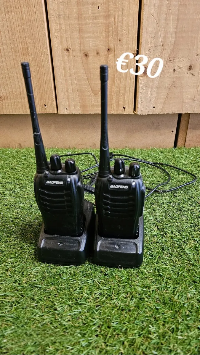 Walkie Talkies €30 085 2866229 087 7667038