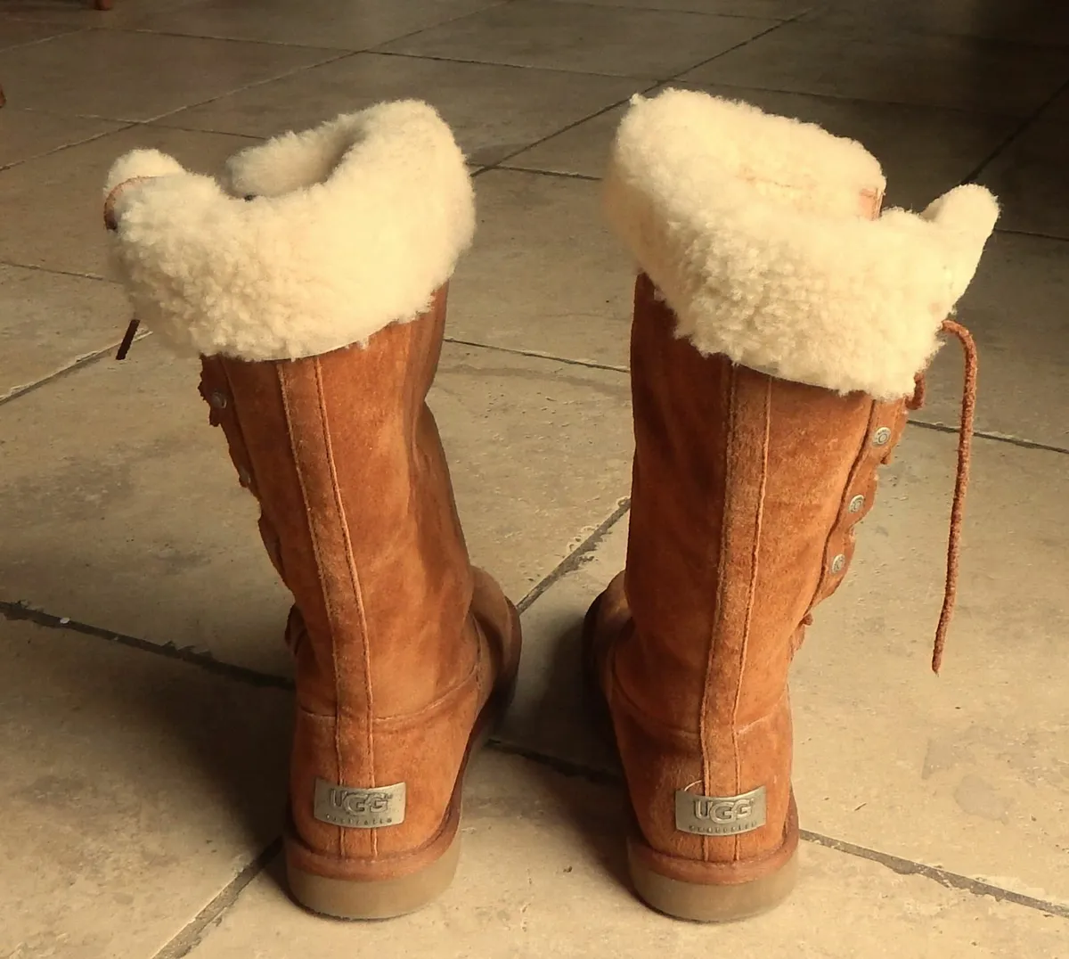 Pair of Ladies UGG brand Leather & Sheepskin Boots - Image 3