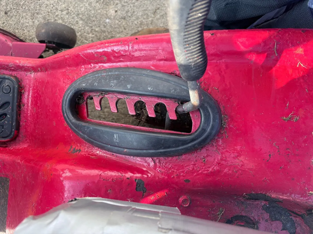 Ride on lawnmower - Image 4