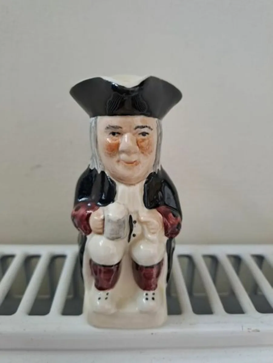 3 Toby jugs - Image 3
