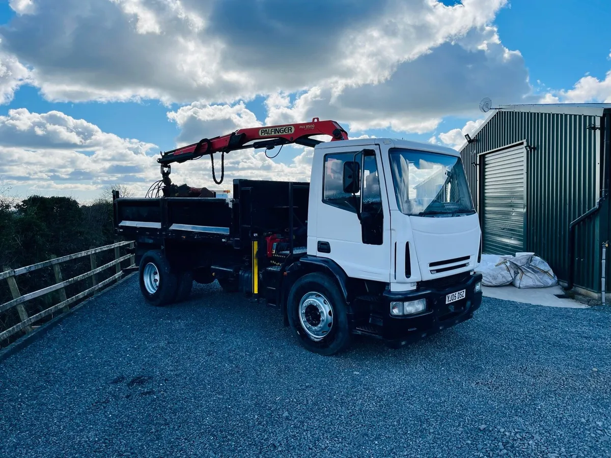 Iveco 18T eurocargo grab lorry Tipper crane truck - Image 1